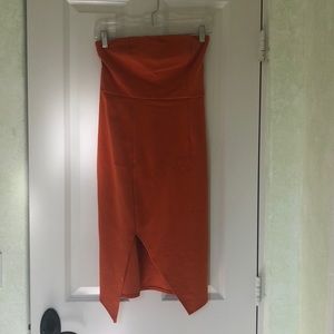 Strapless Orange Lulus dress.